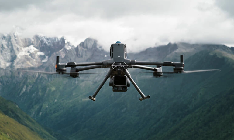 DJI Matrice 400 fotogrammetriához és nagy földmérési projektekhez