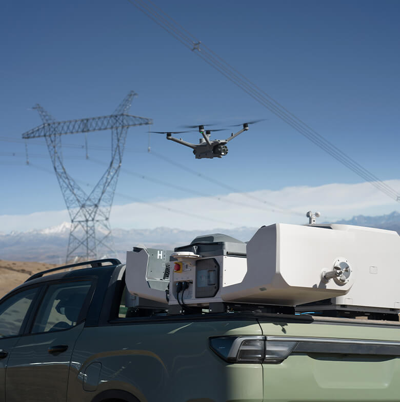 Álló járműre szerelt DJI Dock 3 villamosvezeték-ellenőrzéshez